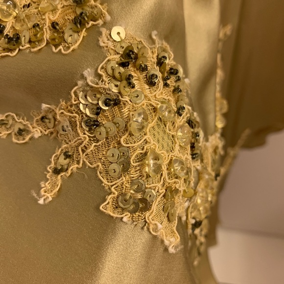 Gold dress - Picture 3 of 3